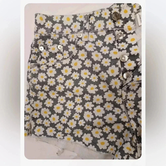 Zara Dark Grey With Daisies High Rise Button Fly Shorts  Size 0 - Picture 10 of 10